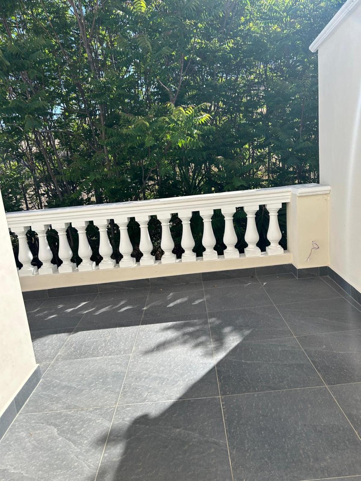 Ro.Ma Apartment 卡诺萨-迪普利亚 外观 照片