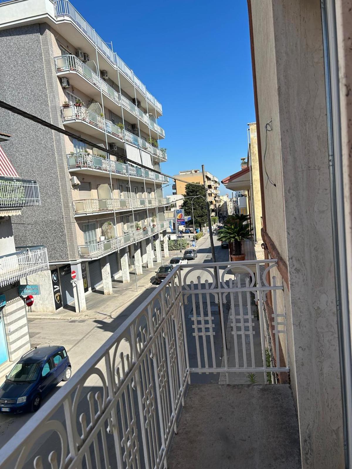 Ro.Ma Apartment 卡诺萨-迪普利亚 外观 照片